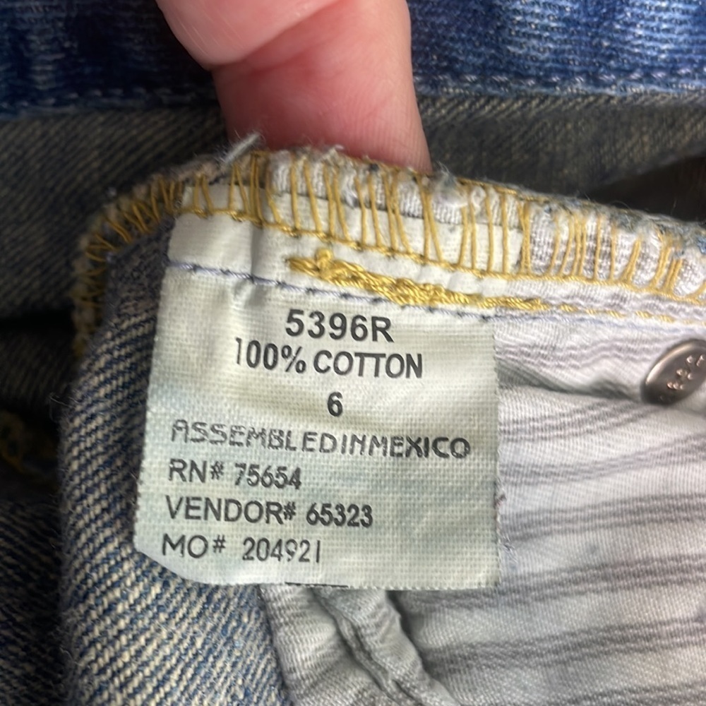 Abercrombie & Fitch Size 6 Boot cut Intentionally Distressed Jeans whiskering - Picture 9 of 10